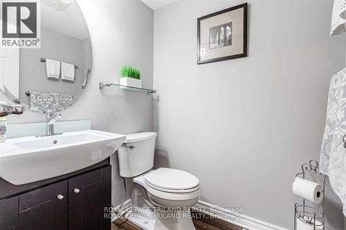 1518 Evans Boulevard, London, ON - Indoor Photo Showing Bathroom