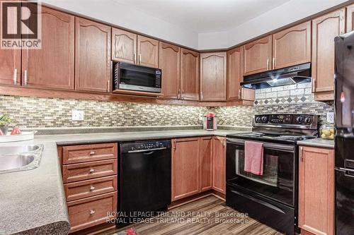 1518 Evans Boulevard, London, ON - Indoor Photo Showing Kitchen