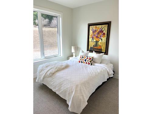 8761 Riverside Drive, Grand Forks, BC - Indoor Photo Showing Bedroom