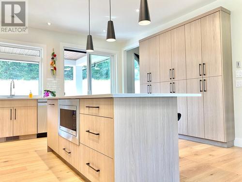 8761 Riverside Drive, Grand Forks, BC - Indoor Photo Showing Kitchen