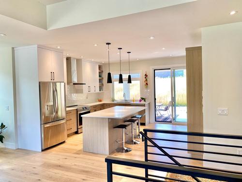 8761 Riverside Drive, Grand Forks, BC - Indoor Photo Showing Kitchen With Upgraded Kitchen