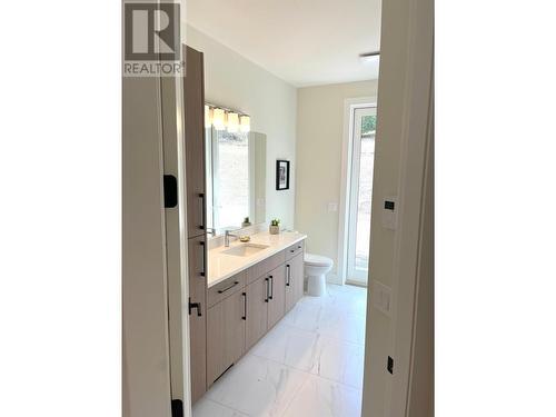 8761 Riverside Drive, Grand Forks, BC - Indoor Photo Showing Bathroom