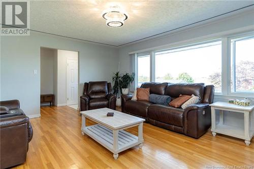 846 Mccavour Drive, Saint John, NB - Indoor Photo Showing Living Room