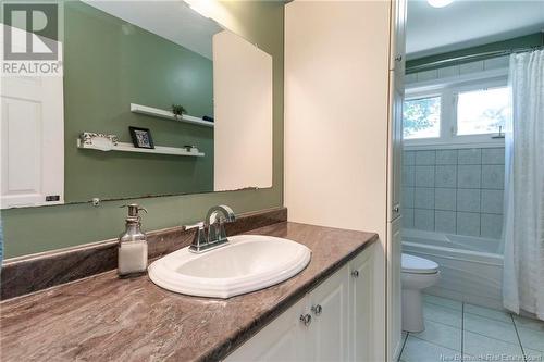 846 Mccavour Drive, Saint John, NB - Indoor Photo Showing Bathroom