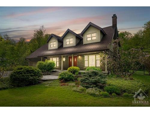 5527 Cedar Drive, Manotick, ON 