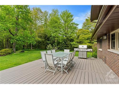 5527 Cedar Drive, Manotick, ON 