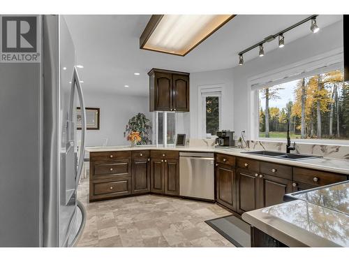 9105 Tabor Glen Drive, Prince George, BC - Indoor Photo Showing Kitchen With Double Sink