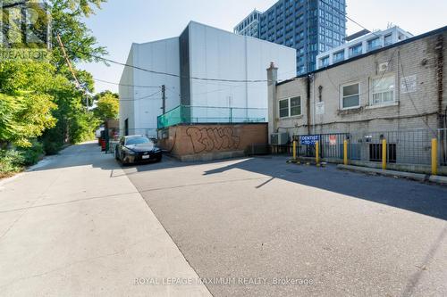 882 Eglinton Avenue W, Toronto (Forest Hill North), ON 