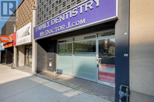 882 Eglinton Avenue W, Toronto (Forest Hill North), ON 