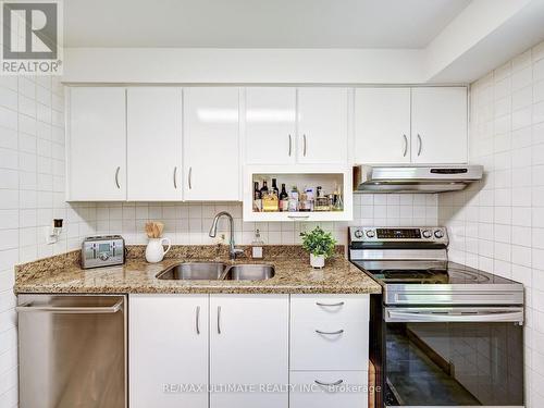 181 Rusty Crestway, Toronto, ON - Indoor Photo Showing Kitchen With Double Sink With Upgraded Kitchen