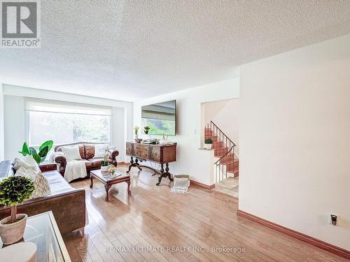 181 Rusty Crestway, Toronto, ON - Indoor Photo Showing Living Room