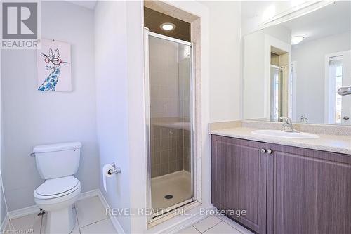 8176 Blue Ash Lane, Niagara Falls, ON - Indoor Photo Showing Bathroom