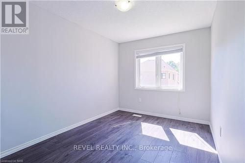 8176 Blue Ash Lane, Niagara Falls, ON - Indoor Photo Showing Other Room