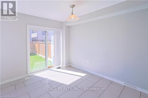 8176 Blue Ash Lane, Niagara Falls, ON - Indoor Photo Showing Other Room