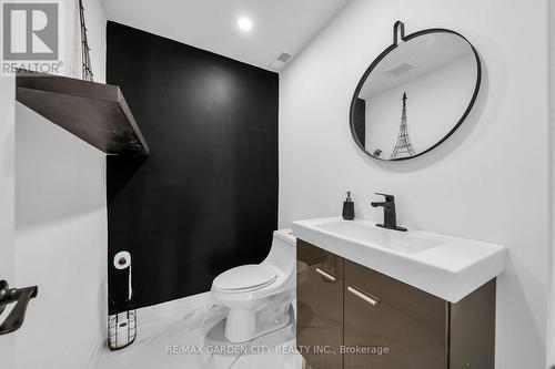 56 Frederick Avenue, Hamilton (Crown Point), ON - Indoor Photo Showing Bathroom