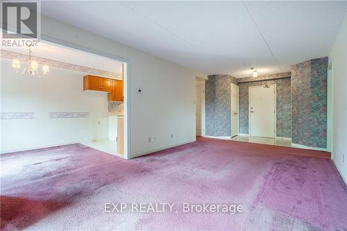 212 - 416 Limeridge Road E, Hamilton (Bruleville), ON - Indoor Photo Showing Other Room