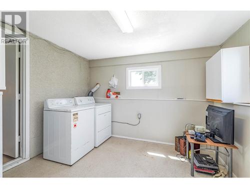 830 Cactus Road, Kelowna, BC - Indoor Photo Showing Laundry Room