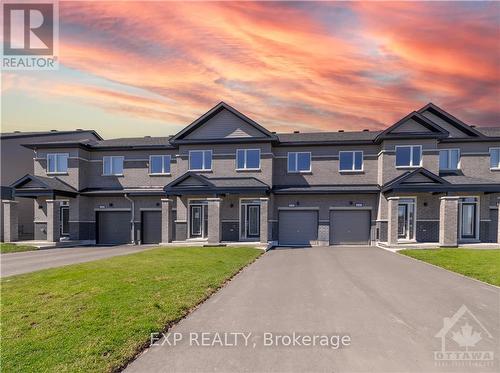 1940 Hawker, Ottawa, ON - Outdoor With Facade