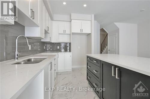 1940 Hawker, Ottawa, ON - Indoor Photo Showing Kitchen With Double Sink