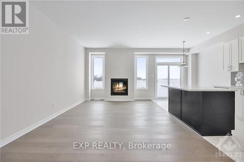 1928 Hawker, Ottawa, ON - Indoor With Fireplace