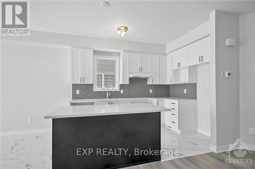 1922 Hawker, Ottawa, ON - Indoor Photo Showing Kitchen