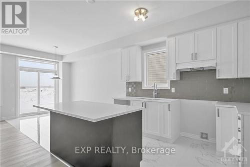 1922 Hawker, Ottawa, ON - Indoor Photo Showing Kitchen