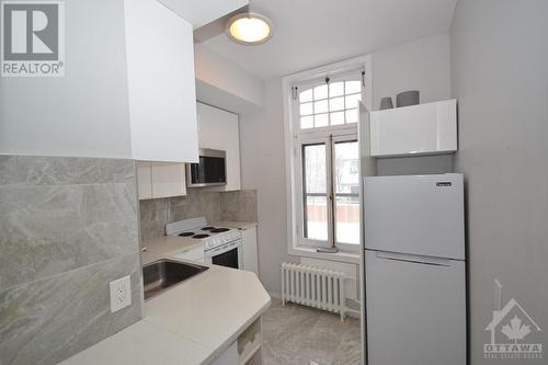 Unit 102 Kitchen - 17 Marlborough Avenue E, Ottawa, ON - Indoor Photo Showing Kitchen