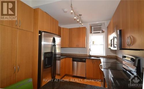 17 Marlborough Avenue E, Ottawa, ON - Indoor Photo Showing Kitchen