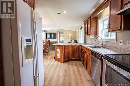 5850 Pokiok Settlement Road, Prince William, NB - Indoor Photo Showing Kitchen With Double Sink