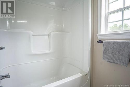 5850 Pokiok Settlement Road, Prince William, NB - Indoor Photo Showing Bathroom