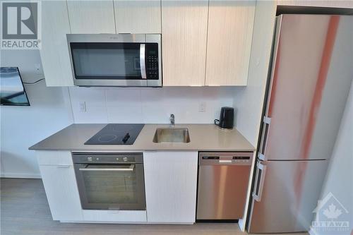 105 Champagne Avenue Unit#516, Ottawa, ON - Indoor Photo Showing Kitchen