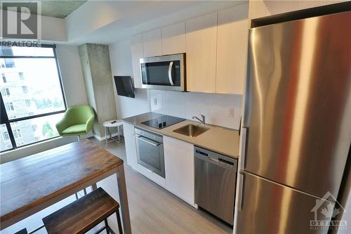 105 Champagne Avenue Unit#516, Ottawa, ON - Indoor Photo Showing Kitchen