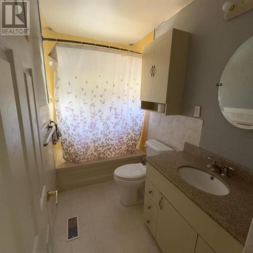 323 Elsfield Crescent Unit# Upper Part Only, Sarnia, ON - Indoor Photo Showing Bathroom