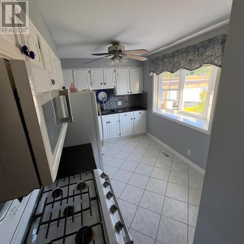 323 Elsfield Crescent Unit# Upper Part Only, Sarnia, ON - Indoor Photo Showing Kitchen