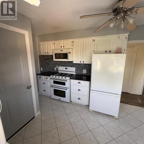 323 Elsfield Crescent Unit# Upper Part Only, Sarnia, ON - Indoor Photo Showing Kitchen