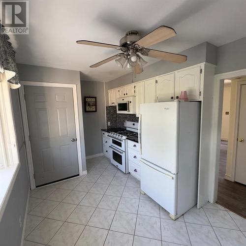 323 Elsfield Crescent Unit# Upper Part Only, Sarnia, ON - Indoor Photo Showing Kitchen