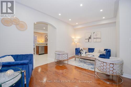 55 Ostrovsky Road, Vaughan (Vellore Village), ON - Indoor Photo Showing Living Room