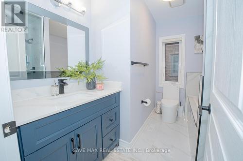 55 Ostrovsky Road, Vaughan (Vellore Village), ON - Indoor Photo Showing Bathroom