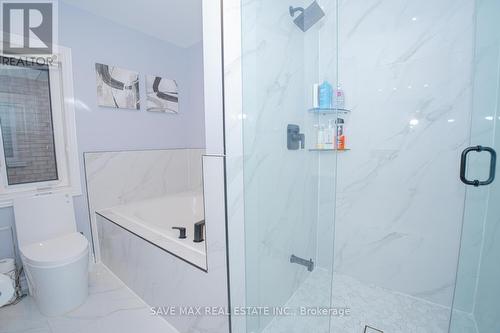 55 Ostrovsky Road, Vaughan (Vellore Village), ON - Indoor Photo Showing Bathroom