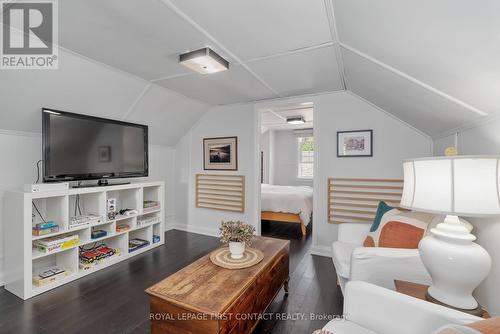 64 Puget Street, Barrie (Codrington), ON - Indoor Photo Showing Living Room