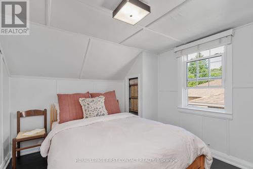 64 Puget Street, Barrie, ON - Indoor Photo Showing Bedroom