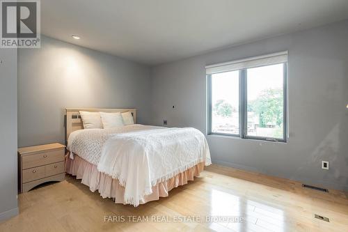 183 Cedar Island Road, Orillia, ON - Indoor Photo Showing Bedroom