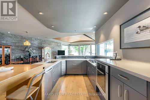 183 Cedar Island Road, Orillia, ON - Indoor Photo Showing Kitchen With Double Sink With Upgraded Kitchen