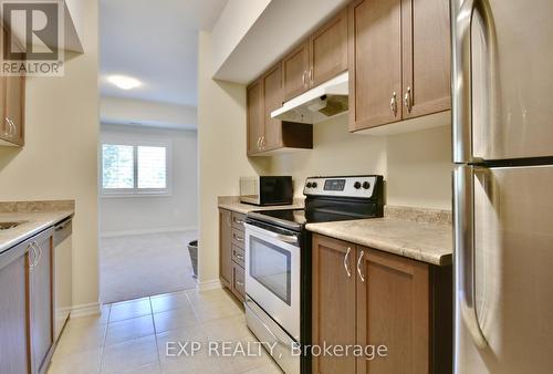 101 - 42 Ferndale Drive S, Barrie, ON - Indoor Photo Showing Kitchen