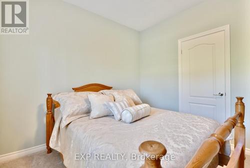 101 - 42 Ferndale Drive S, Barrie, ON - Indoor Photo Showing Bedroom