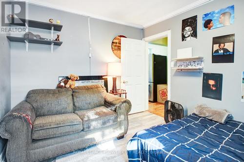 30 North Street, Barrie (Bayfield), ON - Indoor Photo Showing Living Room