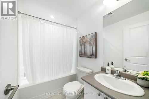 106 - 295 Cundles Road E, Barrie, ON - Indoor Photo Showing Bathroom