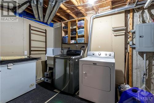 939 Markwick Crescent, Ottawa, ON - Indoor Photo Showing Laundry Room