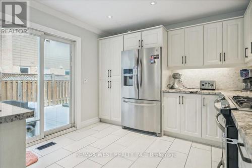 6375 Millers Grove, Mississauga (Meadowvale), ON - Indoor Photo Showing Kitchen