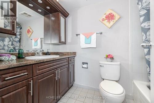 403 - 10 Markbrook Lane, Toronto (Mount Olive-Silverstone-Jamestown), ON - Indoor Photo Showing Bathroom